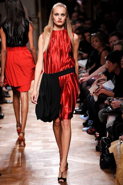 Look 11